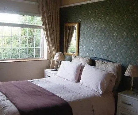 Cloneen House Bed and breakfast 4*